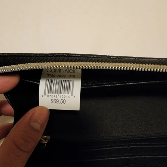 Wallet - Picture 4 of 4